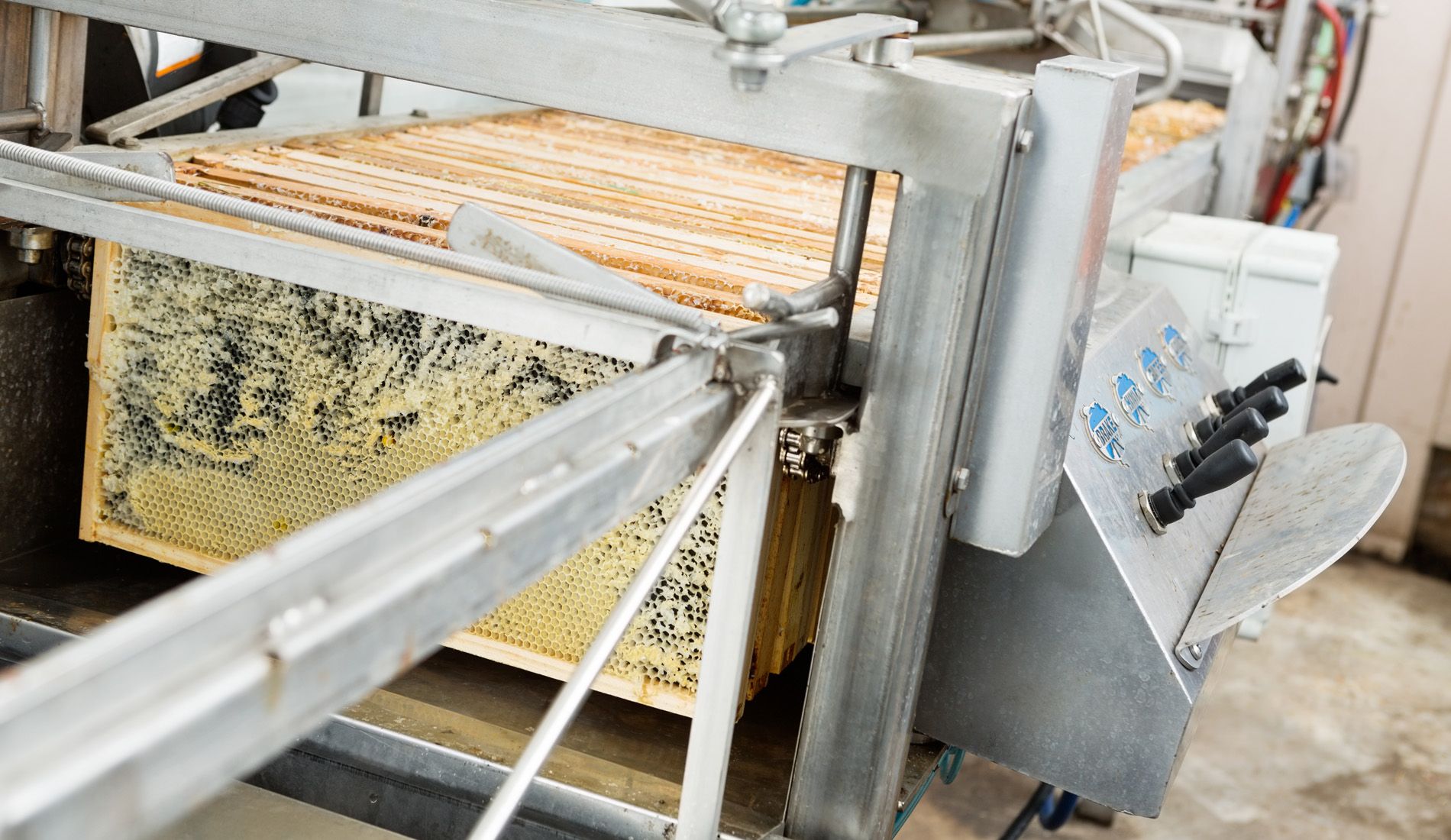 Machines for beekeepers