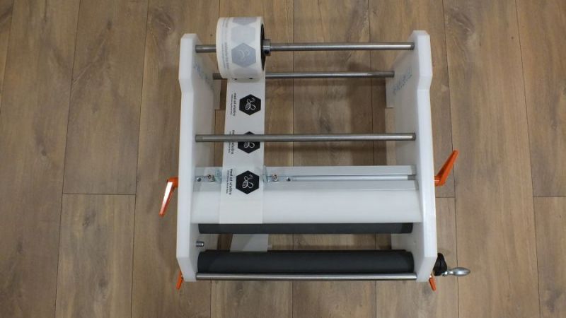 Labeling machine for beekeepers